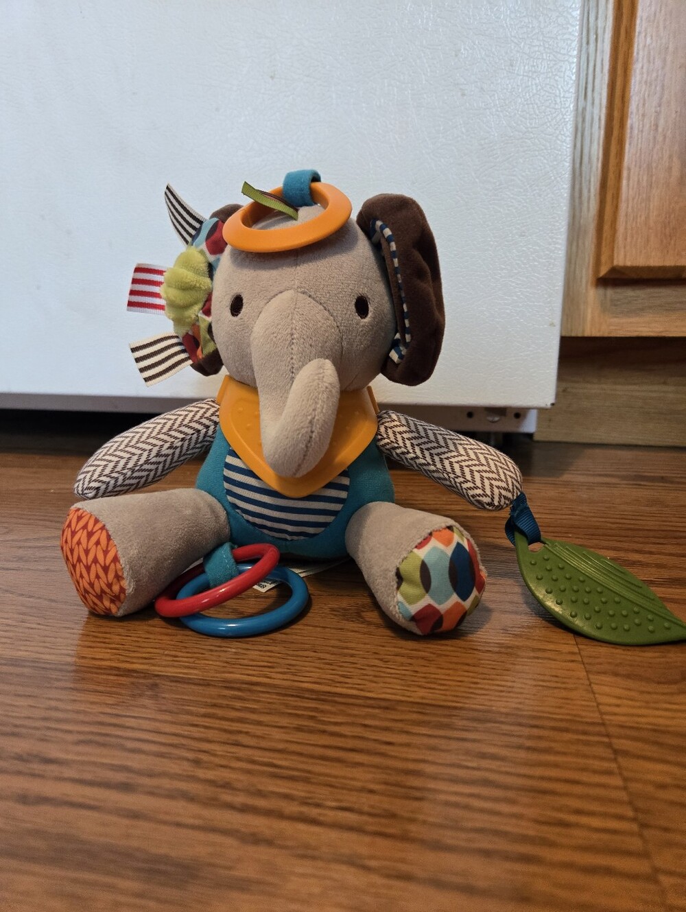 Skip Hop Elephant Bandana Buddies Baby Activity Toy Plush Clip Sensory Toy Kids